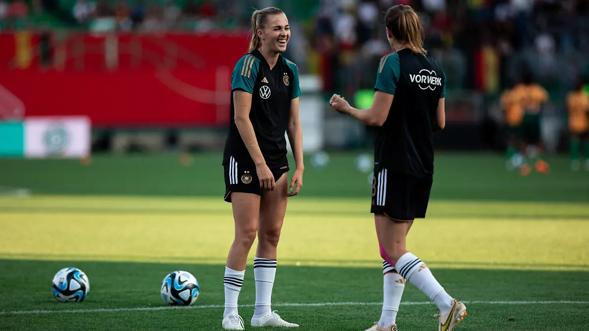 07.07.2023, xedx, GER, Fuerth, Sportpark Ronhof Thomas Sommer, Frauenfußball, Nationalmannschaft, Saison 2022 2023, Länderspiel, photogreva, Weltmeisterschaft, Testspiel Deutschland - Sambia, national team, Nationalteam natio, womensoccer Aufwaermen, Warm Up, Laura Freigang DFL regulations prohibit any use of photographs as image sequences and/or quasi-video *** 07 07 2023, xedx, GER, Fuerth, Sportpark Ronhof Thomas Sommer, womens soccer, national team, season 2022 2023, international match, photogreva, world championship, test match Germany Zambia, national team, natio, womensoccer Aufwaermen, Warm Up, Laura Freigang DFL regulations prohibit any use of photographs as image sequences and or quasi video