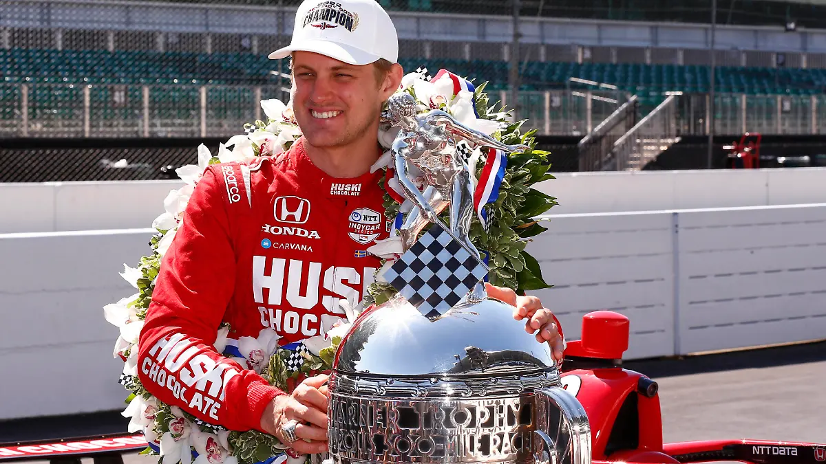 INDIANAPOLIS, IN - MAY 30: Marcus Ericsson 8 Chip Ganassi Racing Honda poses with the Borg-Warner Trophy during the winners photo shoot for the 106th running of the NTT IndyCar, Indy Car, IRL, USA Series Indianapolis 500 on May 30, 2022, at the Indianapolis Motor Speedway in Indianapolis, Indiana. Photo by Jeffrey Brown/Icon Sportswire AUTO: MAY 30 IndyCar - The 106th Indianapolis 500 Marcus Ericsson Icon05302022027500 