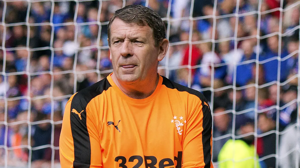 Rangers v Hibernian - Ladbrokes Premiership - Ibrox Stadium. Half Time penalty kicks where Rangers fans had the chance to score a past The Goalie (Andy Goram) during the Ladbrokes Premiership match at Ibrox Stadium, Glasgow. URN:32399784
