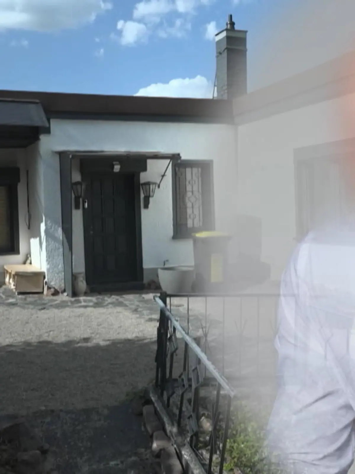 Rene ist beliebt, engagiert sich im Amateurfußball - doch plötzlich geht er zur Polizei und stellt sich: er habe einen Mann mit der Axt ermordet, den 53-Jährigen Sven H. RTL-Reporter Frank Vacik findet bei seinen Recherchen eine Verbindung zwischen den beiden und eine mögliche Erklärung dafür, warum Rene genau diesen Mann umgebracht hat.