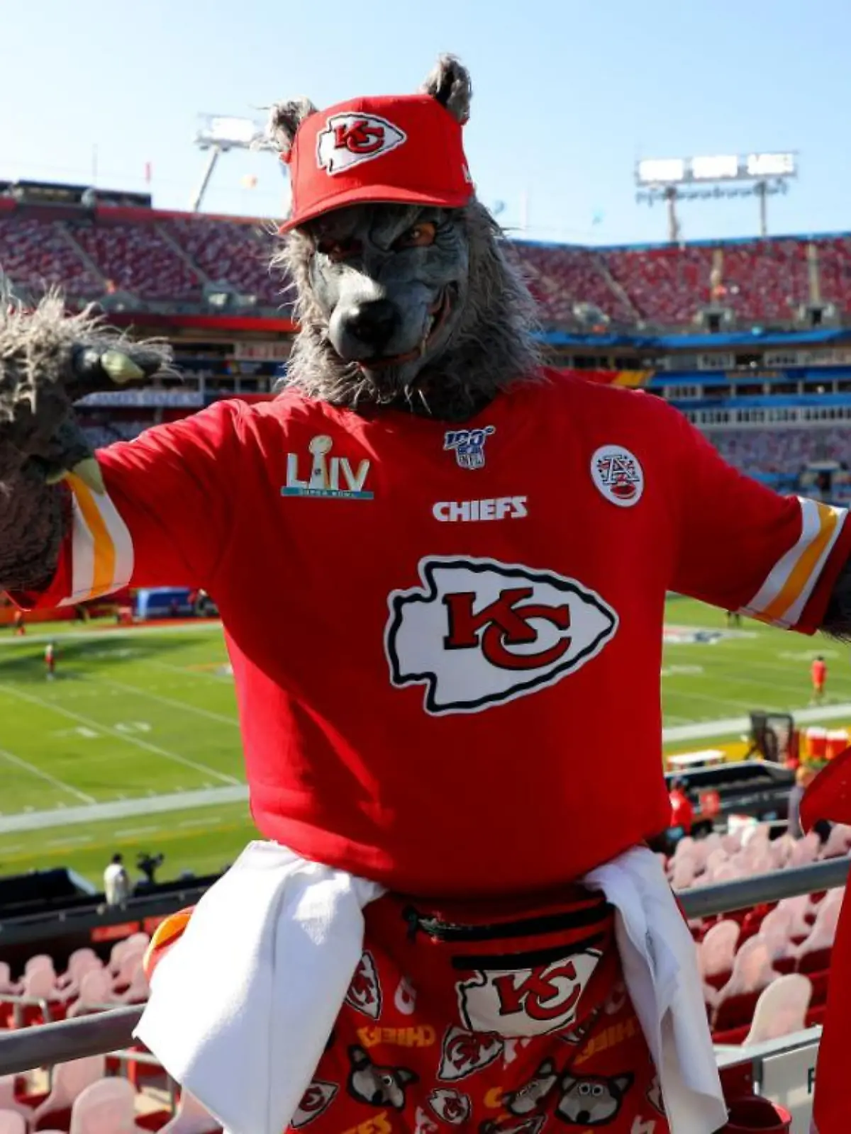 Superfan Xaviar Babudar (28)