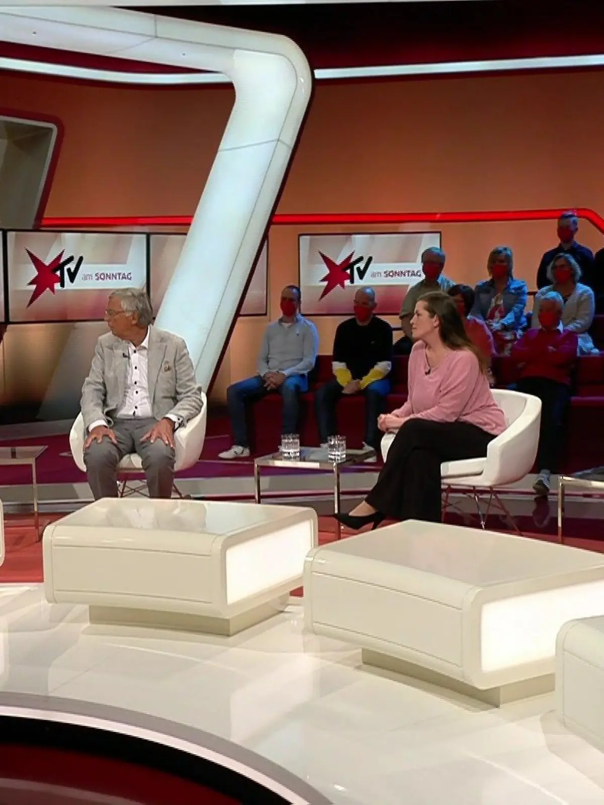 Bei "stern TV am Sonntag" diskutierten die Teilnehmer darüber, ob Sanktionen gegen Hartz-IV gerechtfertigt sind oder nicht.