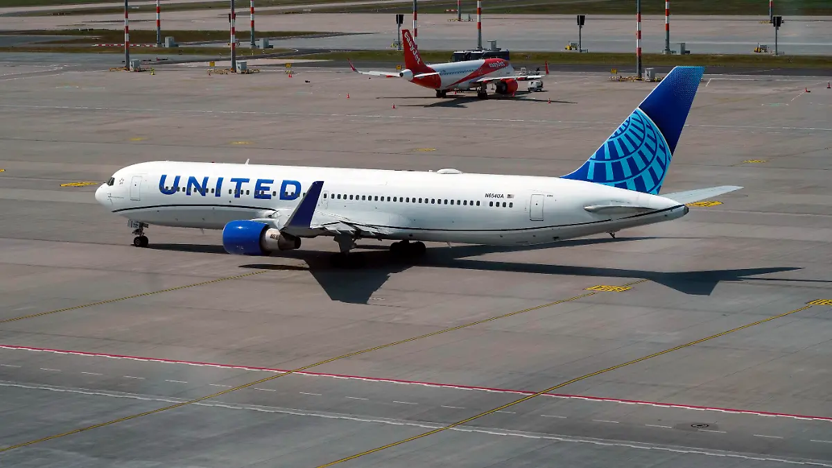 Boeing 767-400 bei einer Veranstaltung anlässlich des Erstfluges von United Airlines nach Washington, D.C. vom Fluhafen BER Berlin-Brandenburg. Berlin, 26.05.2023