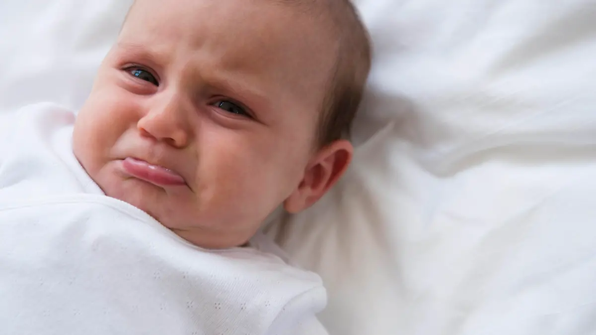 Baby girl (2-5 months) crying, , Baby-Maedchen (2-5 Monate) das Schreien Keine Weitergabe an Drittverwerter.