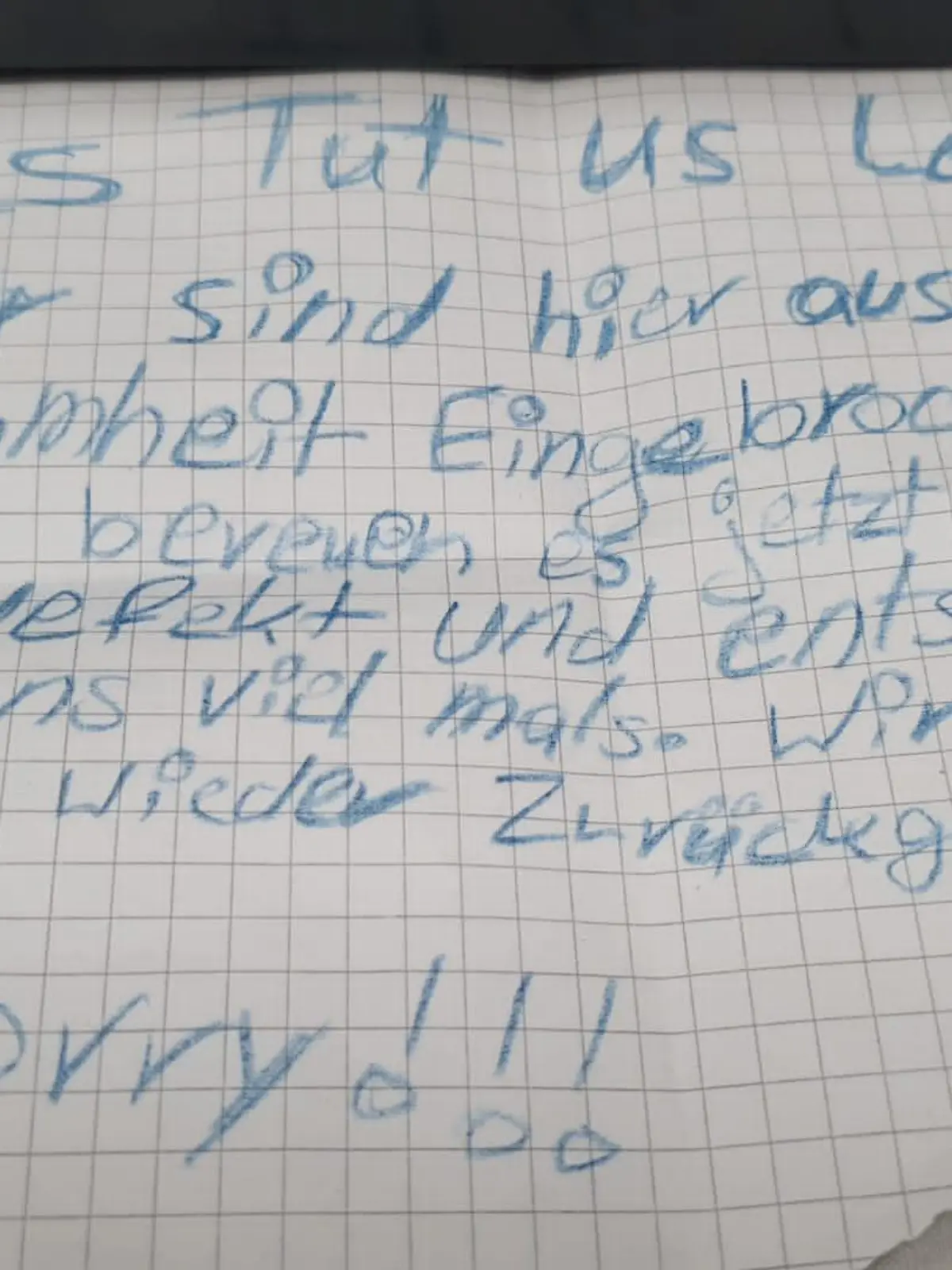Beute samt Brief brachten die Täter zum Ort des Geschehens zurück.
