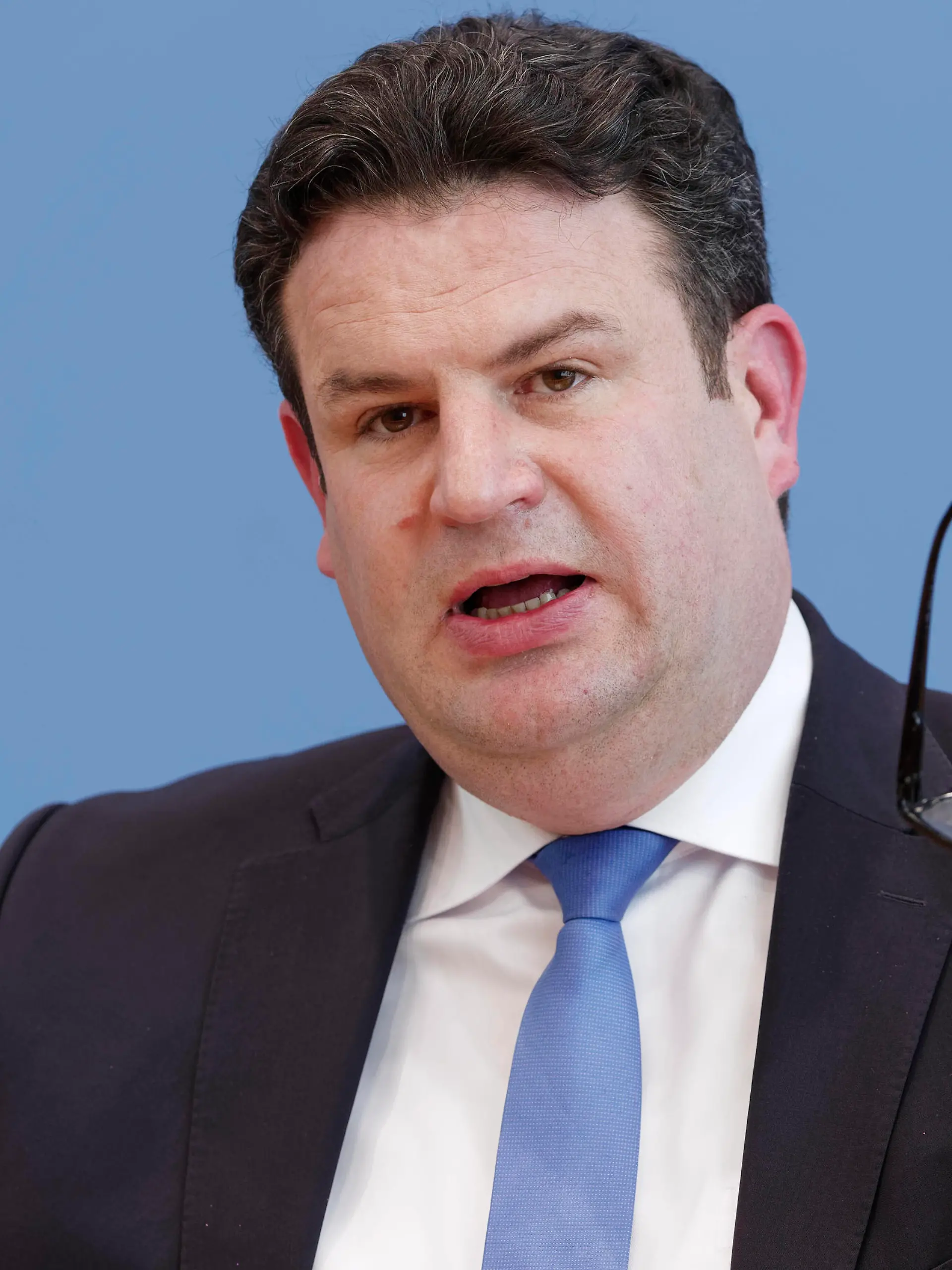  Hubertus Heil 2021-05-18, Deutschland, Berlin - Bundespressekonferenz zur Übergabe des Arbeitsweltberichts durch den Rat der Arbeitswelt. Im Bild Hubertus Heil SPD, Bundesminister für Arbeit und Soziales,. *** Hubertus Heil 2021 05 18, Germany, Berlin Federal Press Conference for the handover of the Working World Report by the Working World Council In the picture Hubertus Heil SPD , Federal Minister of Labour and Social Affairs,