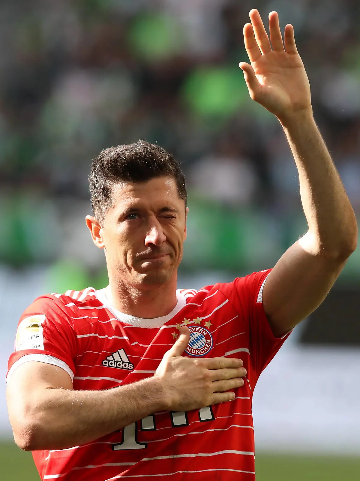  Robert Lewandowski FC Bayern München,9 - 1 Fussball Bundesliga Saison 2021-2022 Punktspiel VfL Wolfsburg vs. FC Bayern München in der Volkswagen Arena in Wolfsburg - Aktion,Fussball,Deutschland,Mann,Männer,14.05.2022 *** Robert Lewandowski FC Bayern Munich,9 1 football Bundesliga season 2021 2022 point match VfL Wolfsburg vs FC Bayern Munich in the Volkswagen Arena in Wolfsburg action,football,Germany,man,men,14 05 2022
