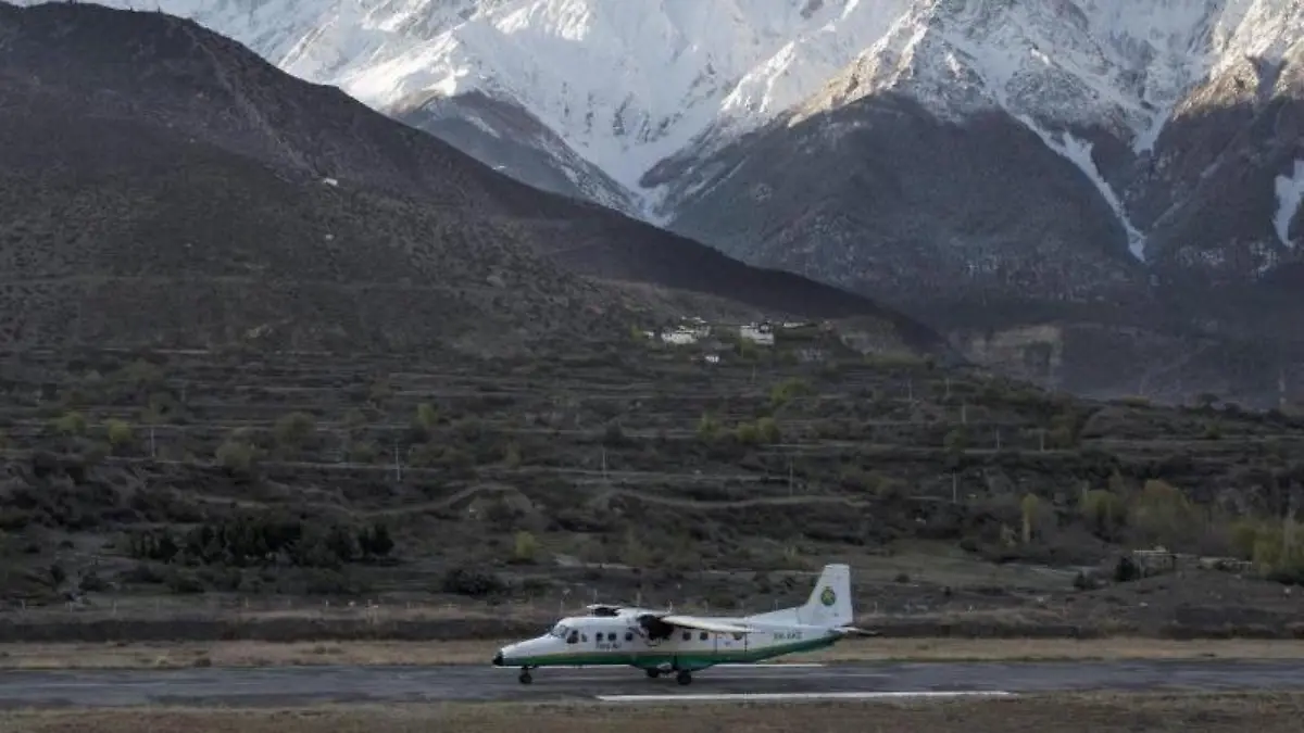 Eine Maschine der Fluggesellschaft Tara Air in Nepal. Foto: Narendra Shrestha