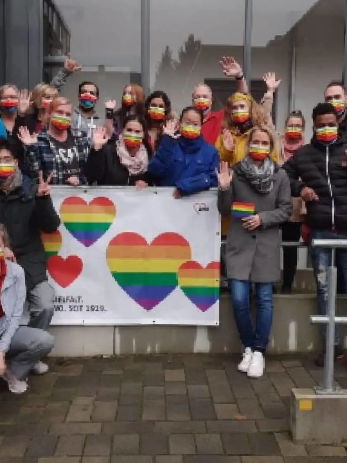 Das Servicehaus Ellerbek beschreibt sein Team, "als vielfältig wie die Farben des Regenbogens" und so dürfen und sollen auch die Bewohner sein.