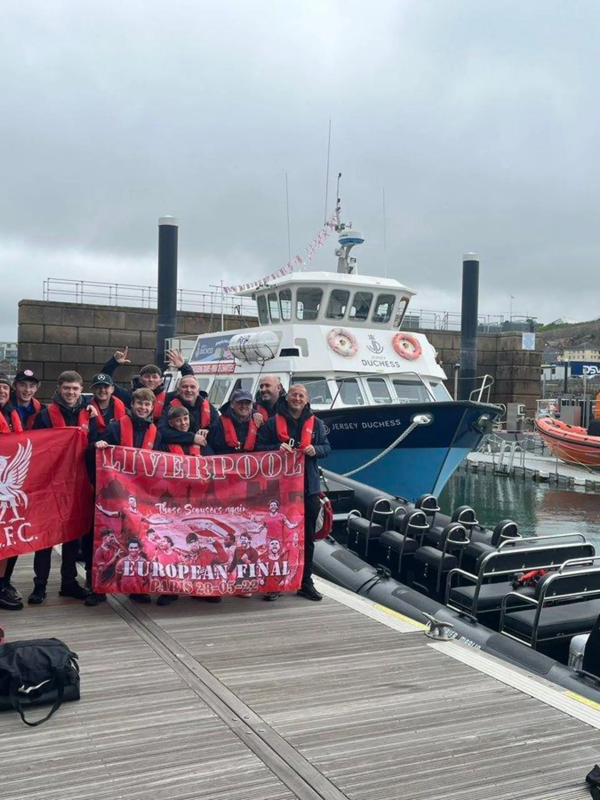 Diese Fans fuhren mit dem Schnellboot nach Frankreich.