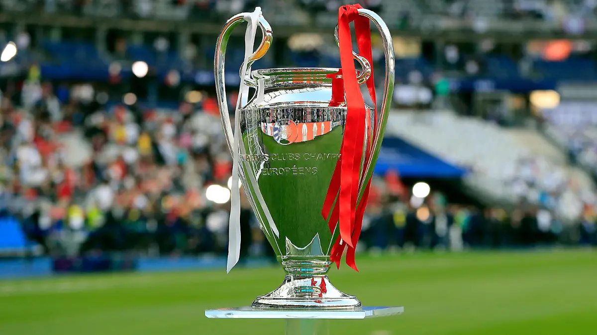  28.05.2022, xfrx, Fussball Champions League Finale 2022, FC Liverpool - Real Madrid emspor, v.l. CL League Pokal Henkelpott DFL/DFB REGULATIONS PROHIBIT ANY USE OF PHOTOGRAPHS as IMAGE SEQUENCES and/or QUASI-VIDEO Paris *** 28 05 2022, xfrx, football champions league final 2022, FC Liverpool Real Madrid emspor, v l CL League Pokal Henkelpott DFL DFB REGULATIONS PROHIBIT ANY USE OF PHOTOGRAPHS as IMAGE SEQUENCES and or QUASI VIDEO Paris