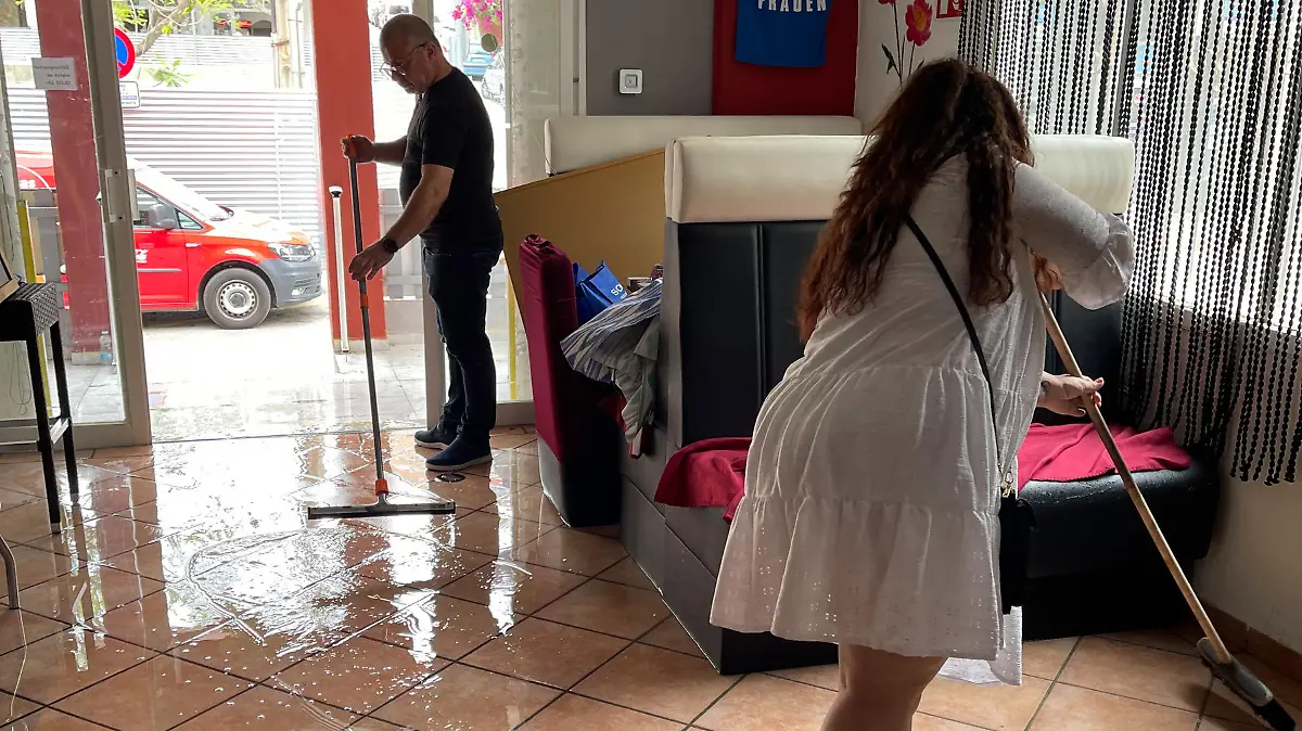 Thema: Feuer im Why not auf Mallorca, Wirte Alice (58) und Bernd (54) K. Crimespot.de/Bastian Schlüter, Grevenweg 22, 20357 Hamburg, Tel. 0049-172-408 79 97, info@crimespot.de, Haspa IBAN DE 96 200 505 50 1237 4784 23 - Veröffentlichung honorarpflichtig