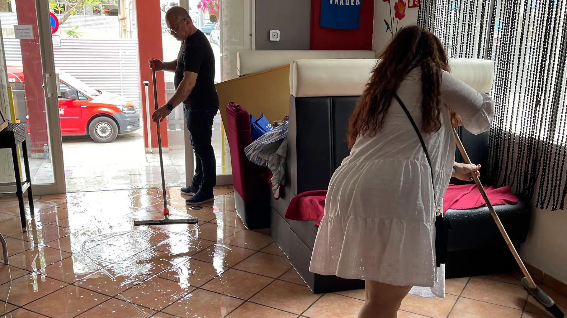 Thema: Feuer im Why not auf Mallorca, Wirte Alice (58) und Bernd (54) K. Crimespot.de/Bastian Schlüter, Grevenweg 22, 20357 Hamburg, Tel. 0049-172-408 79 97, info@crimespot.de, Haspa IBAN DE 96 200 505 50 1237 4784 23 - Veröffentlichung honorarpflichtig