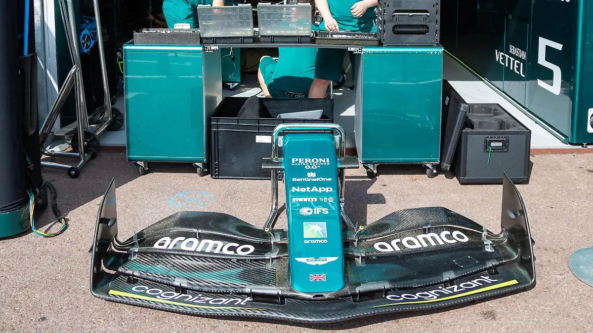 Blick in die Box von Sebastian Vettel Aston Martin, Grosser Preis von Monaco 2022, Motorsport, Formel 1, 26.05.2022 Grosser Preis von Monaco 2022, Motorsport, Formel 1, 26.05.2022 *** View into the pit of Sebastian Vettel Aston Martin , Monaco Grand Prix 2022, Motorsport, Formula 1, 26 05 2022 Monaco Grand Prix 2022, Motorsport, Formula 1, 26 05 2022 Copyright: xEibner-Pressefoto/AlexanderxNeisx EP_ANS