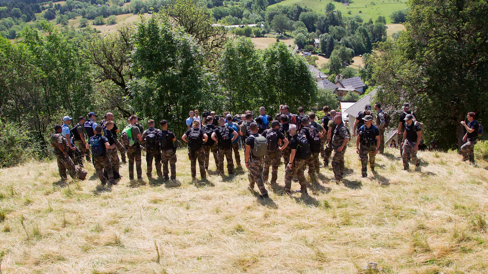 Huge Search Under Way For Missing Two-Year-Old Boy - Vernet A group of gendarmes are looking for little Emile in a steep area. French police are engaged in an extensive air and land search for a missing two-year-old boy who disappeared from a village in the south of the country at the weekend. The toddler, Emile, was playing in the garden of his grandparents house in a hamlet just outside Le Vernet in the Alpes-de-Haute-Provence between Grenoble and Nice when he vanished on Saturday afternoon. Vernet, France, July 10, 2023. Photo by Thibaut Durand/ABACAPRESS.COM Vernet France PUBLICATIONxNOTxINxFRAxSPAxUKxUSAxBELxPOL Copyright: xDurandxThibaut/ABACAx 860175_016 DurandxThibaut/ABACAx 860175_016