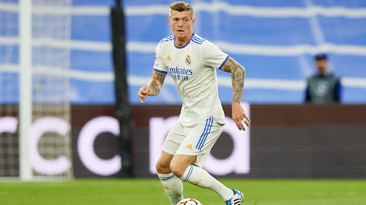 ESP: Real Madrid - Manchester City. UEFA Champions League. Semifinals. Toni Kroos of Real Madrid during the UEFA Champions League match between Real Madrid and Mancheaster City played at Santiago Bernabeu Stadium on May 4, 2021 in Madrid Spain. kpng Copyright: xRubenxAlbarranx/xPRESSINPHOTOx RA_220504_017A