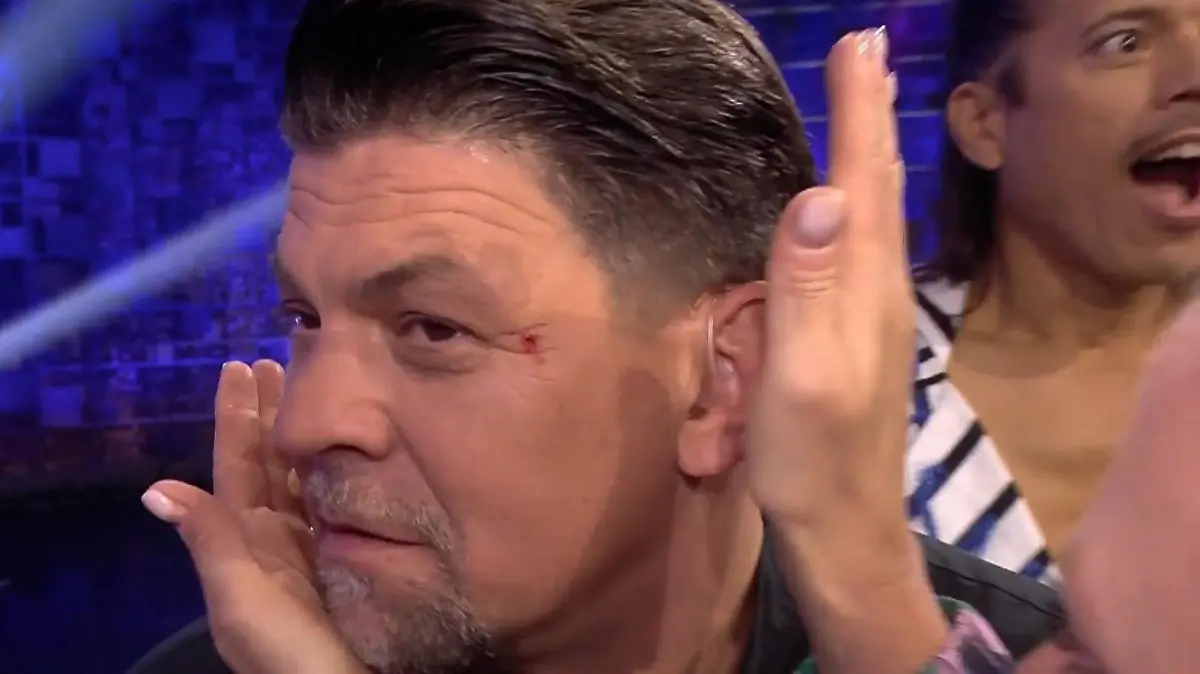 Autsch! Auch TV-Koch Tim Mälzer kommt während seines Besuchs bei „Denn sie wissen nicht, was passiert“ nicht ungeschoren davon.