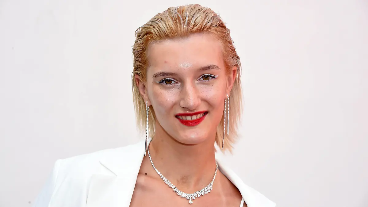 Anya Elsner beim BILD RENNTAG auf der Trabrennbahn in Gelsenkirchen am 01.05.2024 *** Anya Elsner at the BILD RENNTAG at the trotting track in Gelsenkirchen on 01 05 2024