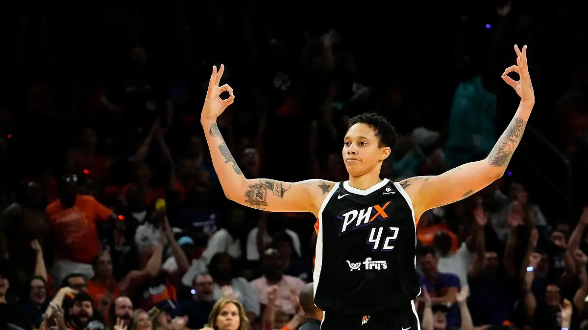 Syndication: Arizona Republic Phoenix Mercury center Brittney Griner 42 reacts after making a three-pointer during the home opener against the Chicago Sky in the second half at Footprint Center on May 21, 2023. , EDITORIAL USE ONLY PUBLICATIONxINxGERxSUIxAUTxONLY Copyright: xRobxSchumacher/ThexRepublicx USATSI_22047792