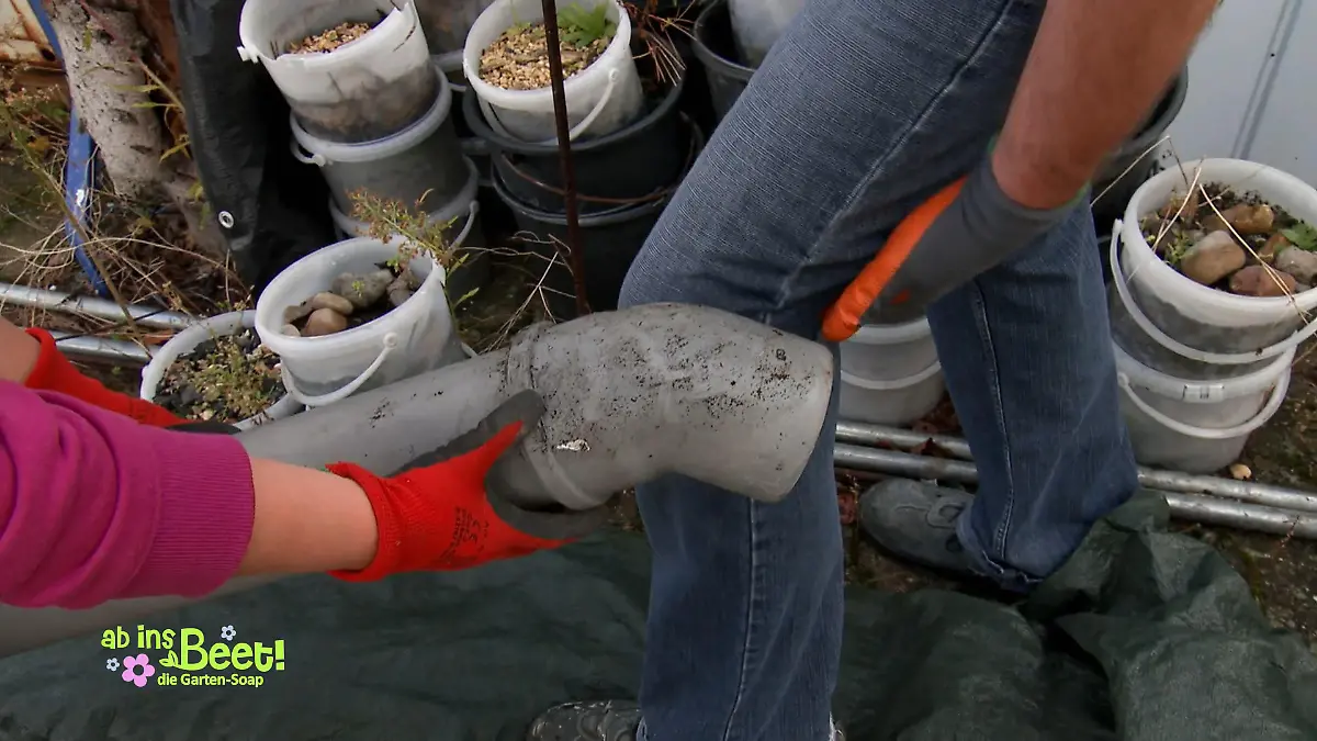 Andy und Annette: Ein Rohr als Kniegelenk?! Passt doch super!