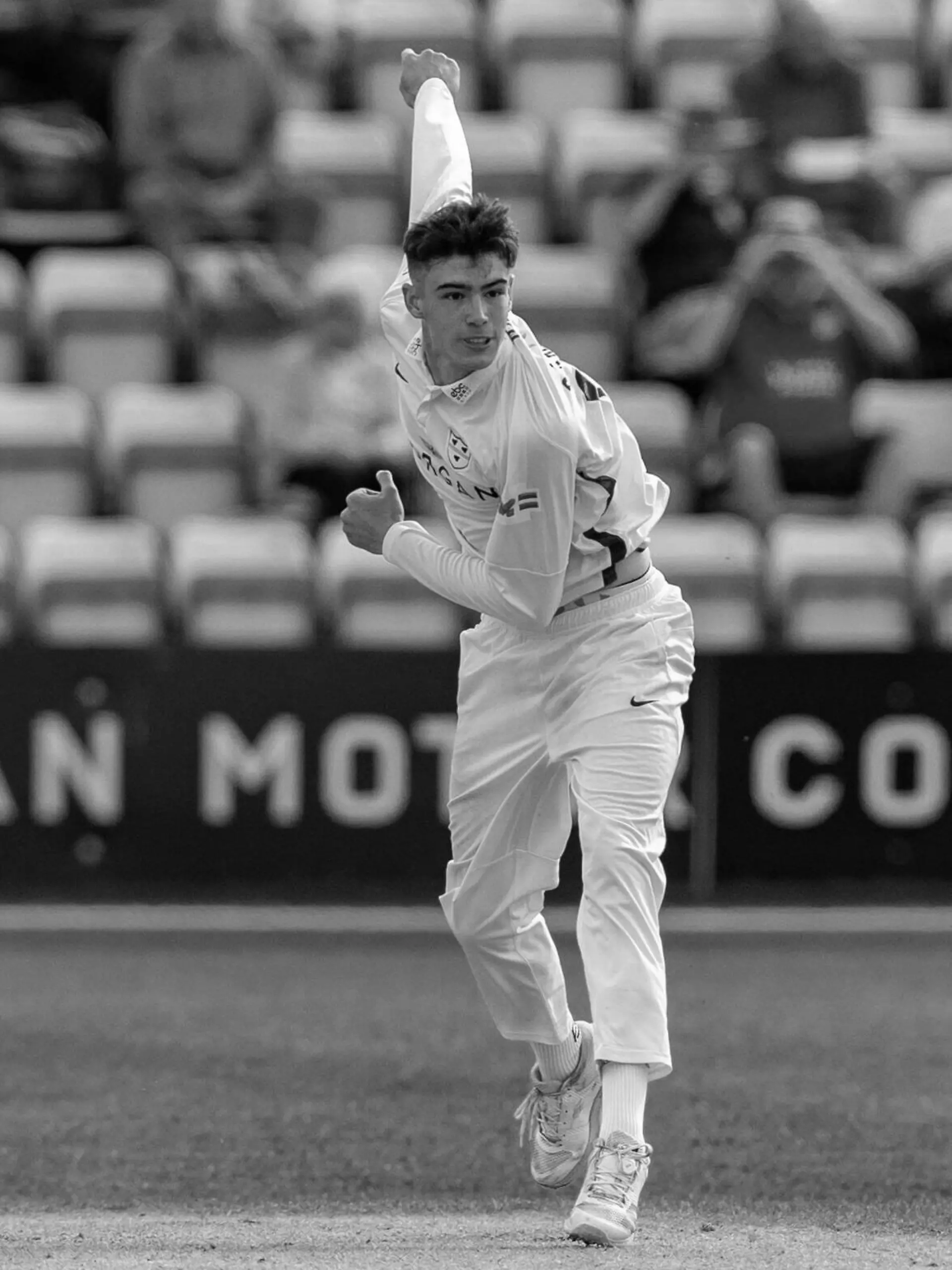 Worcestershire County Cricket Club v Leicestershire County Cricket Club LV Insurance County Championship 21/09/2021. Josh Baker bowling during Day 1 of the LV Insurance County Championship match between Worcestershire County Cricket Club and Leicestershire County Cricket Club at New Road, Worcester, United Kingdom on 21 September 2021. Worcester Blackfinch New Road Worcestershire United Kingdom Editorial use only  , Copyright: xJohnxMallettx PSI-13650-0077