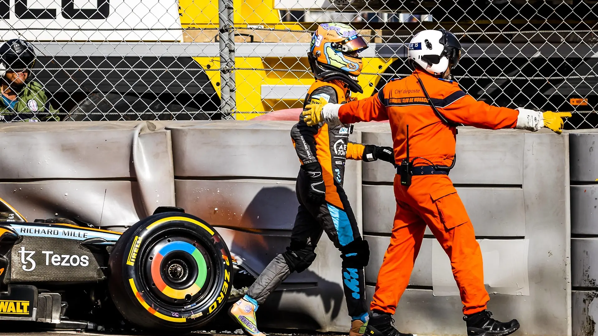 MONTE-CARLO - Daniel Ricciardo McLaren crashes during 2nd practice session ahead of the F1 Monaco Grand Prix at Circuit de Monaco on May 27, 2022 in Monte-Carlo, Monaco. REMKO DE WAAL F1 Grand Prix van Monaco practice 2 2022 xVIxANPxSportx/xxANPxIVx *** MONTE CARLO Daniel Ricciardo McLaren crashes during 2nd practice session ahead of the F1 Monaco Grand Prix at Circuit de Monaco on May 27, 2022 in Monte Carlo, Monaco REMKO DE WAAL F1 Monaco Grand Prix practice 2 2022 xVIxANPxSportx xxANPxIVx 449404888 originalFilename: 449404888.jpg