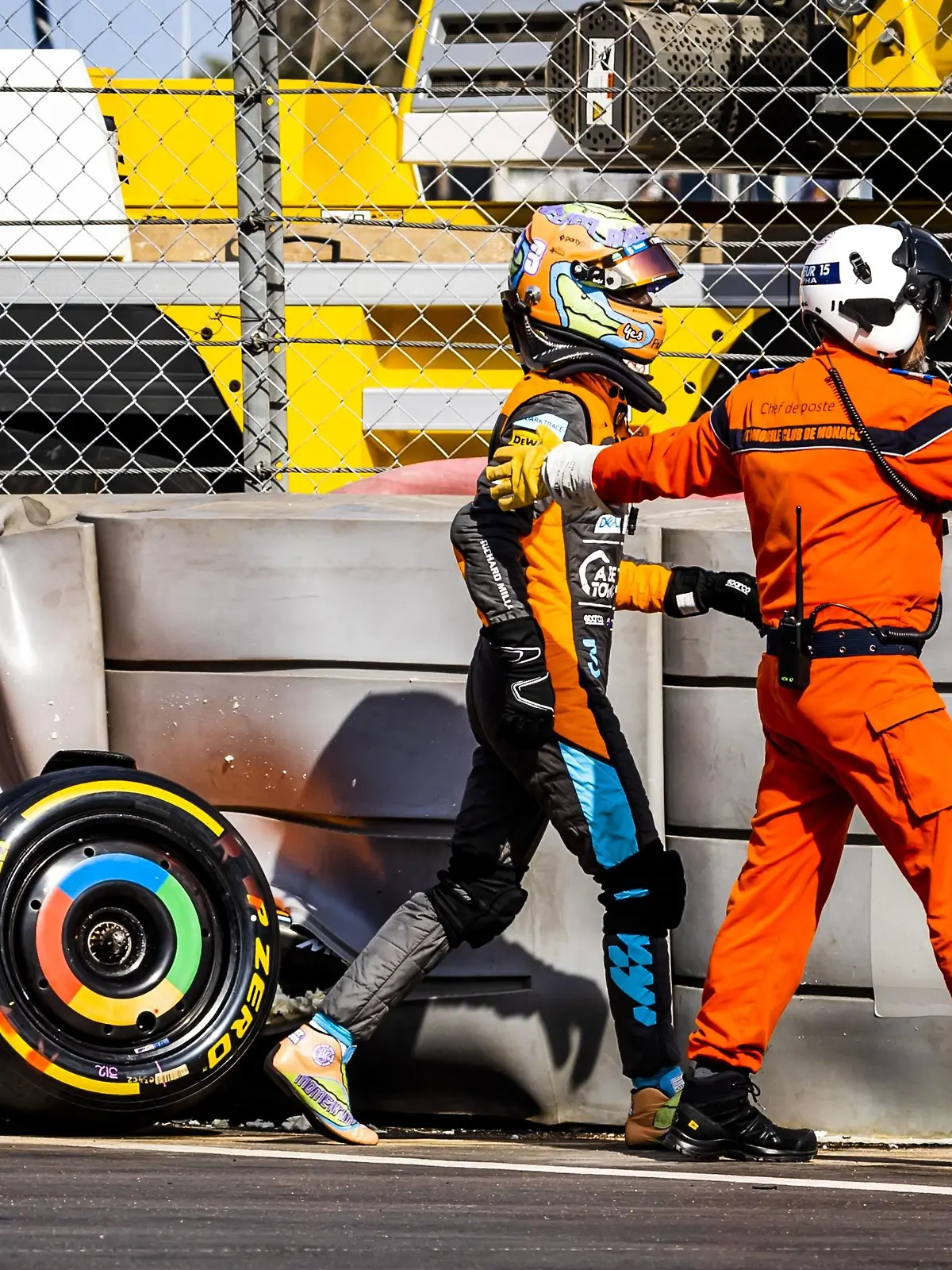  MONTE-CARLO - Daniel Ricciardo McLaren crashes during 2nd practice session ahead of the F1 Monaco Grand Prix at Circuit de Monaco on May 27, 2022 in Monte-Carlo, Monaco. REMKO DE WAAL F1 Grand Prix van Monaco practice 2 2022 xVIxANPxSportx/xxANPxIVx *** MONTE CARLO Daniel Ricciardo McLaren crashes during 2nd practice session ahead of the F1 Monaco Grand Prix at Circuit de Monaco on May 27, 2022 in Monte Carlo, Monaco REMKO DE WAAL F1 Monaco Grand Prix practice 2 2022 xVIxANPxSportx xxANPxIVx 449404888 originalFilename: 449404888.jpg