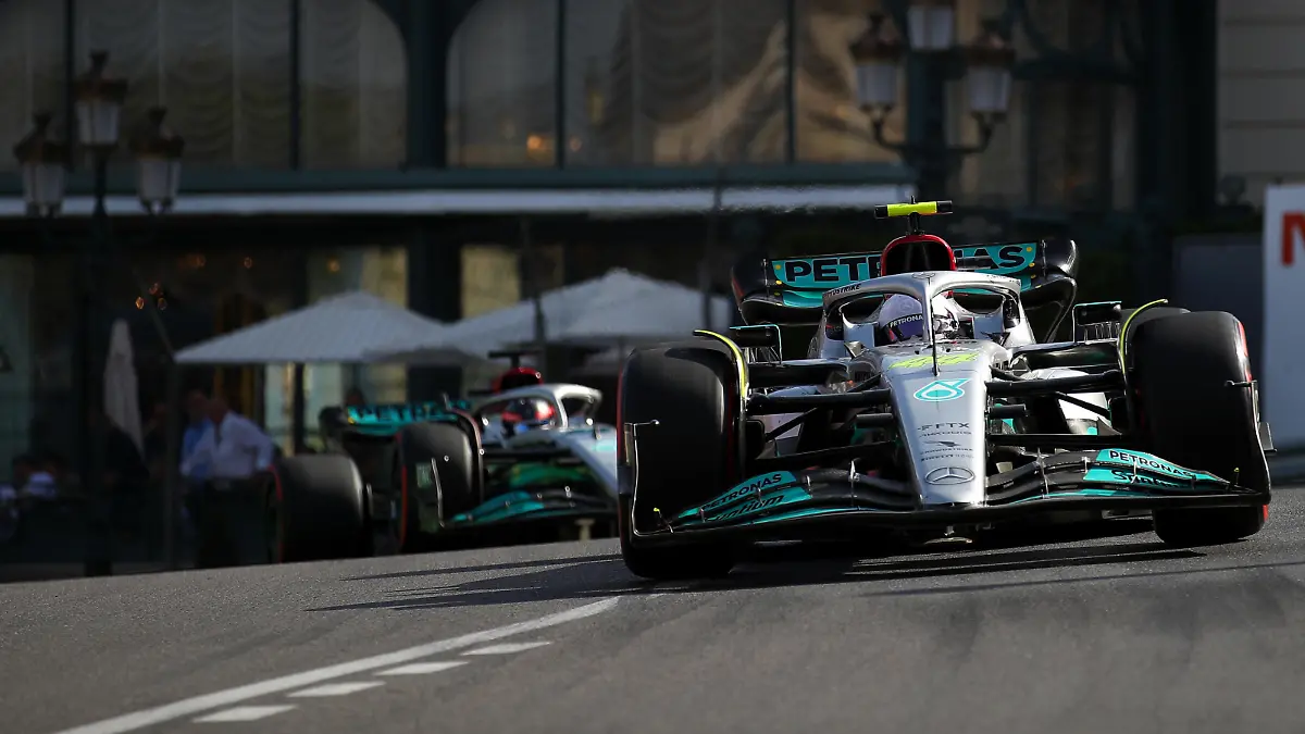 MONTE-CARLO, MONACO - MAY 27: Lewis Hamilton of Great Britain driving the (44) Mercedes AMG Petronas F1 Team W13 on track during practice ahead of the F1 Grand Prix of Monaco at Circuit de Monaco on May 27, 2022 in Monte-Carlo, Monaco. (Photo by Eric Alonso/Getty Images)