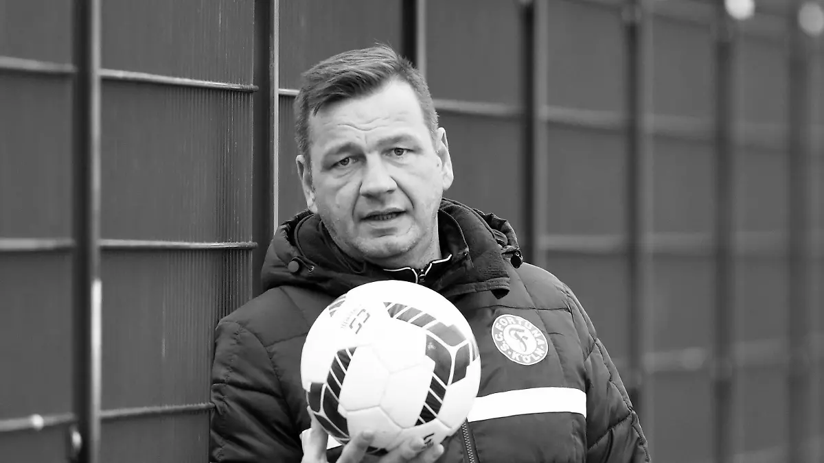 SC Fortuna Köln 4.Liga Südstadion Trainingsauftakt zur Rückrunde Torwarttrainer Georg Koch Fortuna 05.01.2020 Bild: *** Sport SC Fortuna Köln 4 Liga Südstadion Training kick-off for the second half of the season Goalkeeping coach Georg Koch Fortuna 05 01 2020 Picture