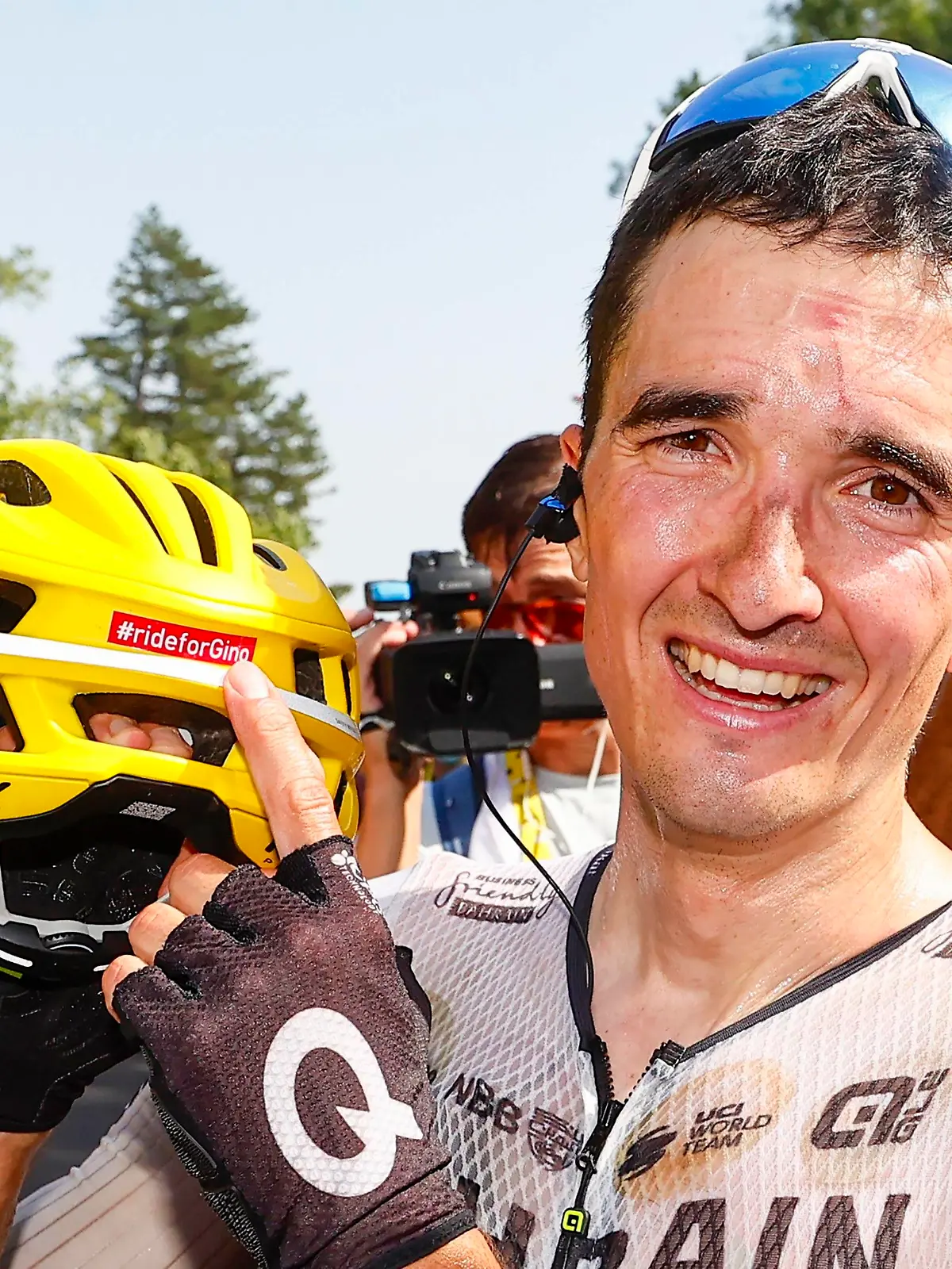 Pello Bilbao fährt auch für seinen bei der Tour de Suisse zu Tode gekommenen Teamkollegen Gino Mäder.
