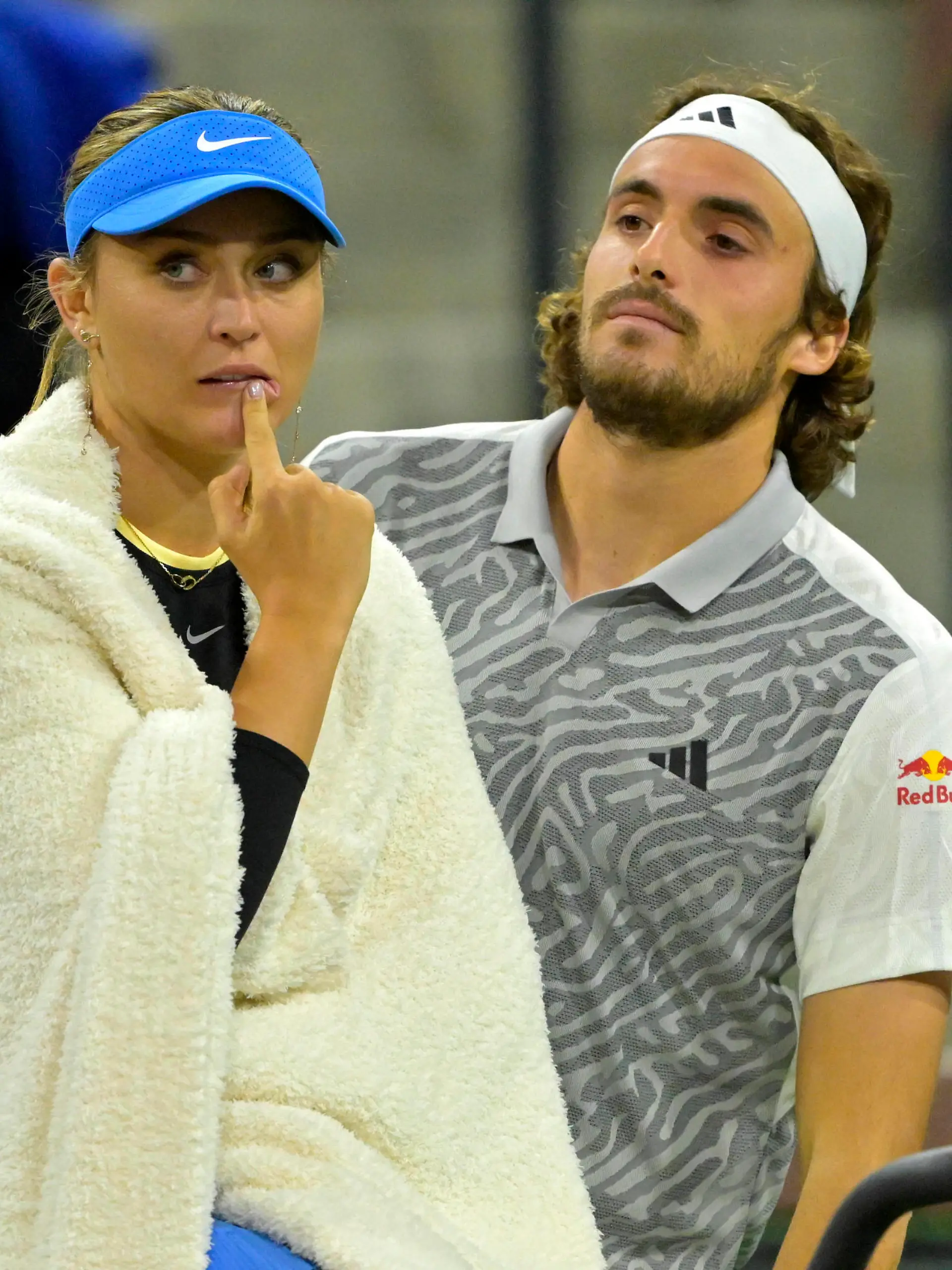 Tennis: BNP Paribas Open-Day 2 Mar 5, 2024 Indian Wells, CA, USA Paula Badosa and Stefanos Tsitsipas watch the action in the Eisenhower Cup Tie Break Tens event featuring mixed doubles during the BNP Paribas Open at the Indian Wells Tennis Garden. Indian Wells Indian Wells Tennis Garden CA USA, EDITORIAL USE ONLY PUBLICATIONxINxGERxSUIxAUTxONLY Copyright: xJaynexKamin-Onceax 20240305_jhp_aj4_0272