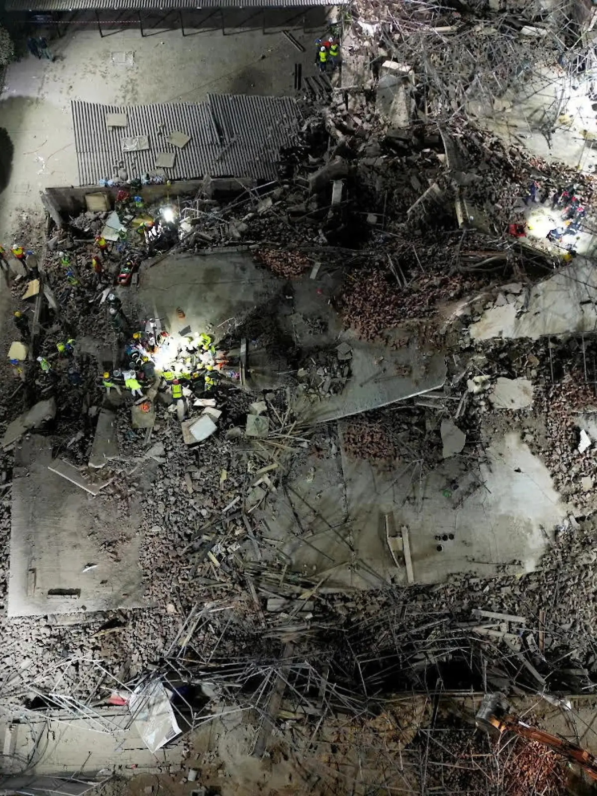 A drone view of the scene of a building collapse where several construction workers are thought to be trapped in George, South Africa May 6, 2024. REUTERS/Shafiek Tassiem     TPX IMAGES OF THE DAY