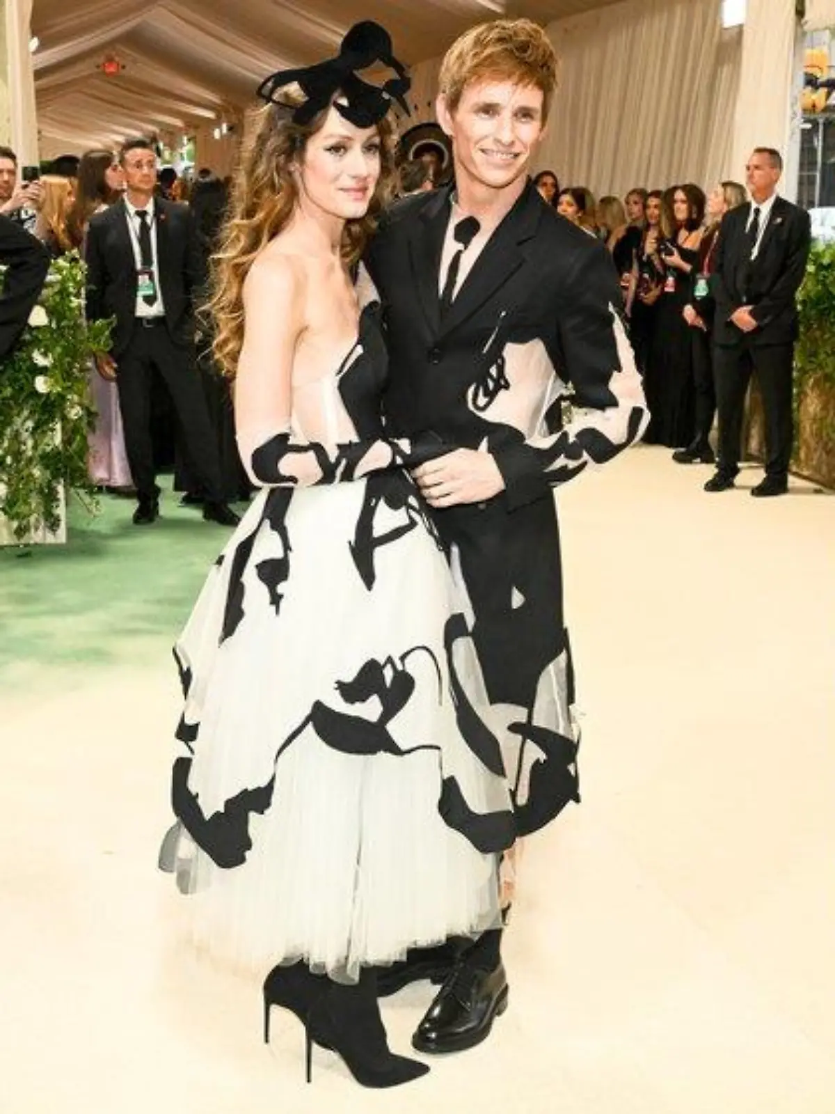 Met Gala 2024: Süßer Auftritt von Eddie Redmayne und seiner Frau
