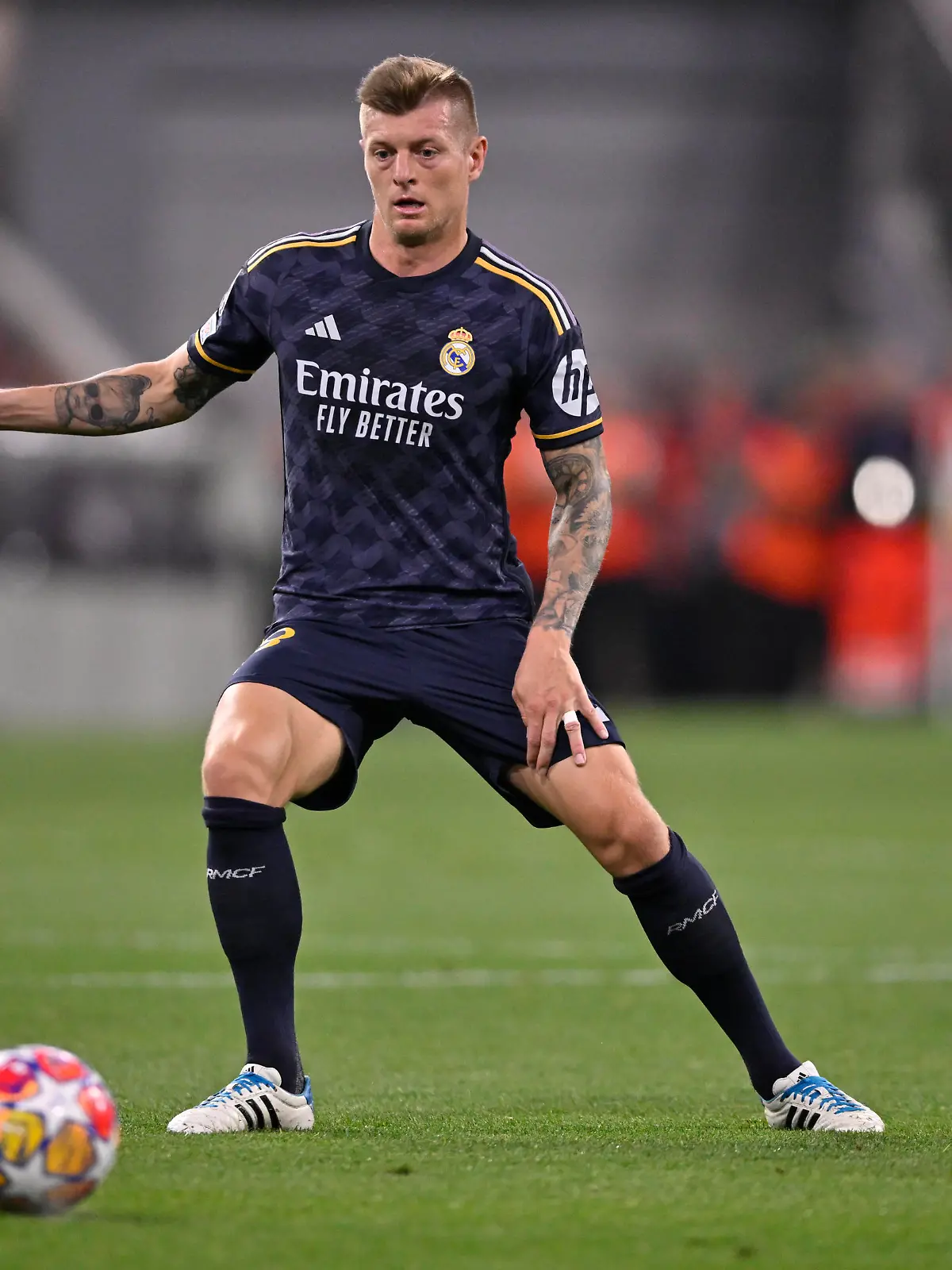 Toni Kroos Real Madrid 08 Aktion am Ball FC Bayern Muenchen FCB vs Real Madrid Halbfinale Hinspiel 30.04.2024 DFL REGULATIONS PROHIBIT ANY USE OF PHOTOGRAPHS AS IMAGE SEQUENCES AND/OR QUASI-VIDEO FC Bayern Muenchen FCB vs FC Arsenal *** Toni Kroos Real Madrid 08 Action on the ball FC Bayern Muenchen FCB vs Real Madrid Semifinal First leg 30 04 2024 DFL REGULATIONS PROHIBIT ANY USE OF PHOTOGRAPHS AS IMAGE SEQUENCES AND OR QUASI VIDEO FC Bayern Muenchen FCB vs FC Arsenal