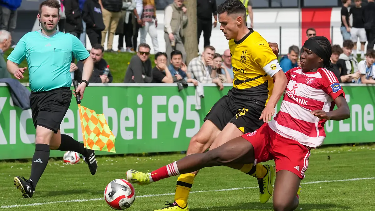 Samstag, 13.04.2024 Saison 2023 2024 22. Spieltag A-Junioren-Bundesliga im Sportplatz Flingern, Düsseldorf, Germany. Fortuna Düsseldorf U19 - BV Borussia Dortmund U19. Kjell-Arik Wätjen BVB *** Saturday, 13 04 2024 Season 2023 2024 22 Matchday A Junior Bundesliga at Sportplatz Flingern, Düsseldorf, Germany Fortuna Düsseldorf U19 BV Borussia Dortmund U19 Kjell Arik Wätjen BVB