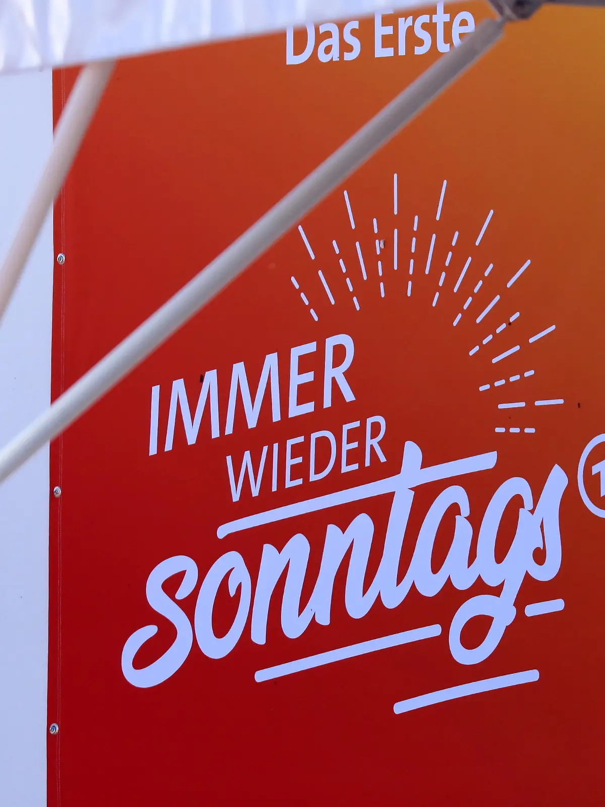 „Immer wieder sonntags“-Logo