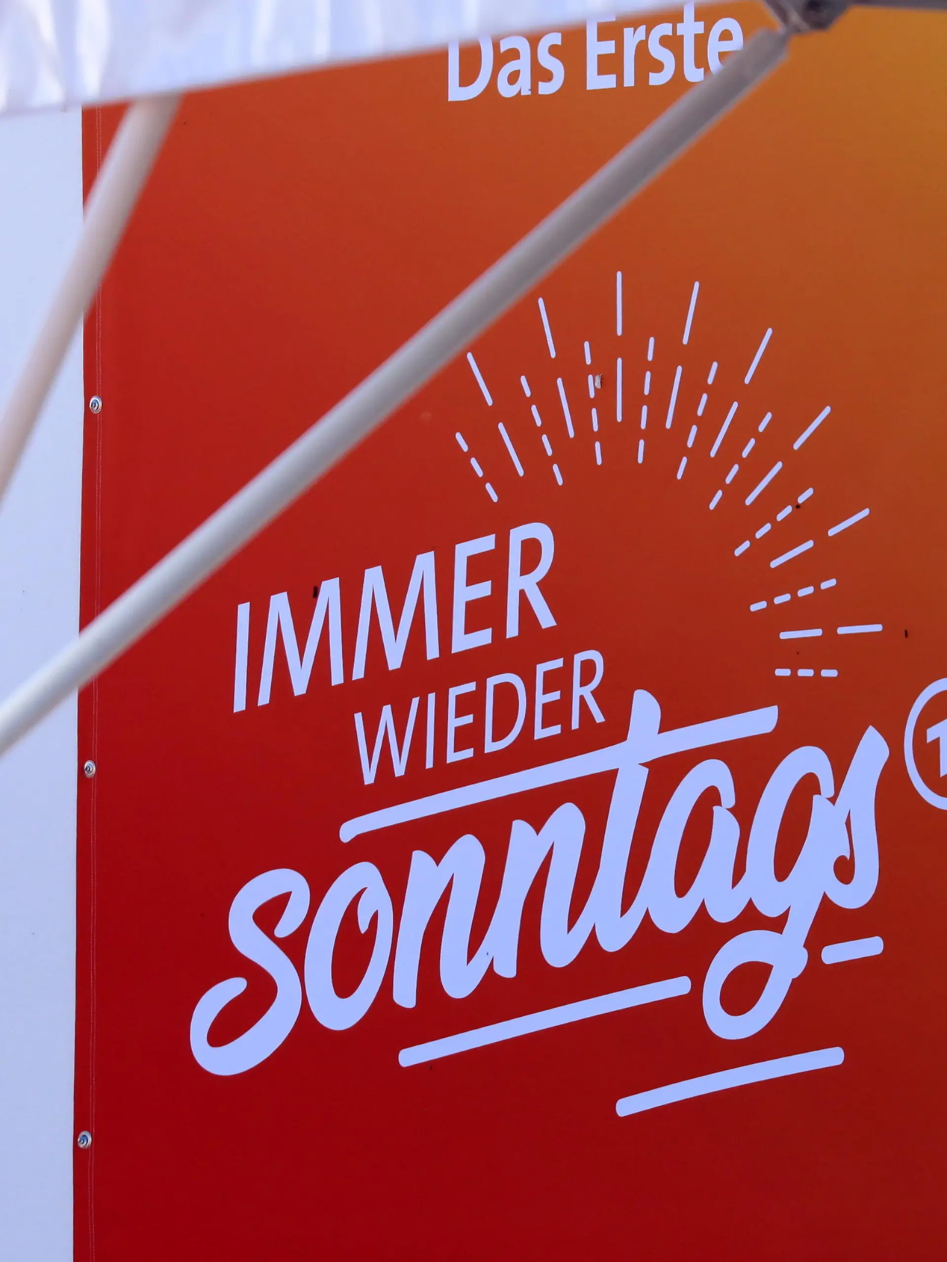 „Immer wieder sonntags“-Logo