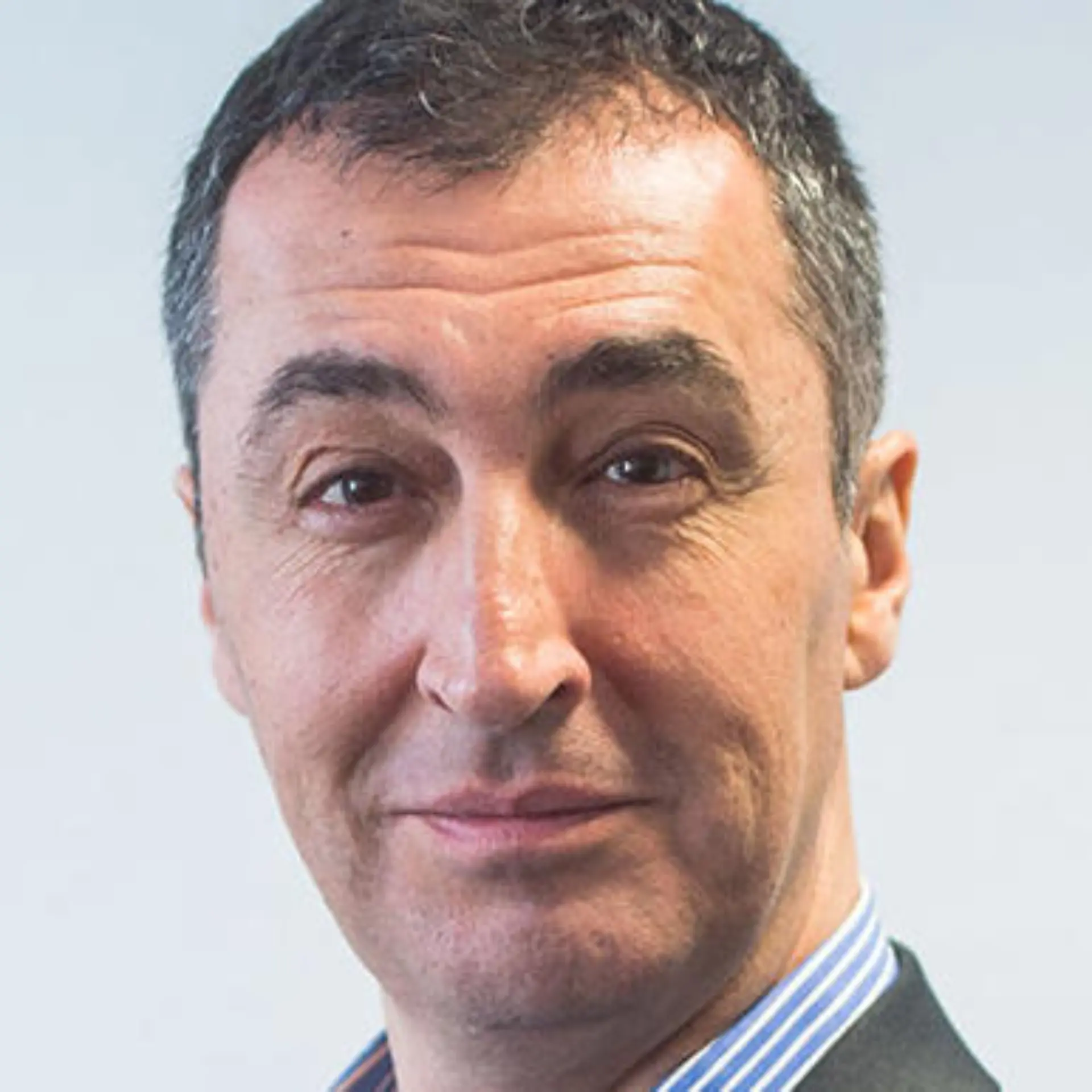 cem-oezdemir-t4135 cem-oezdemir-t4135