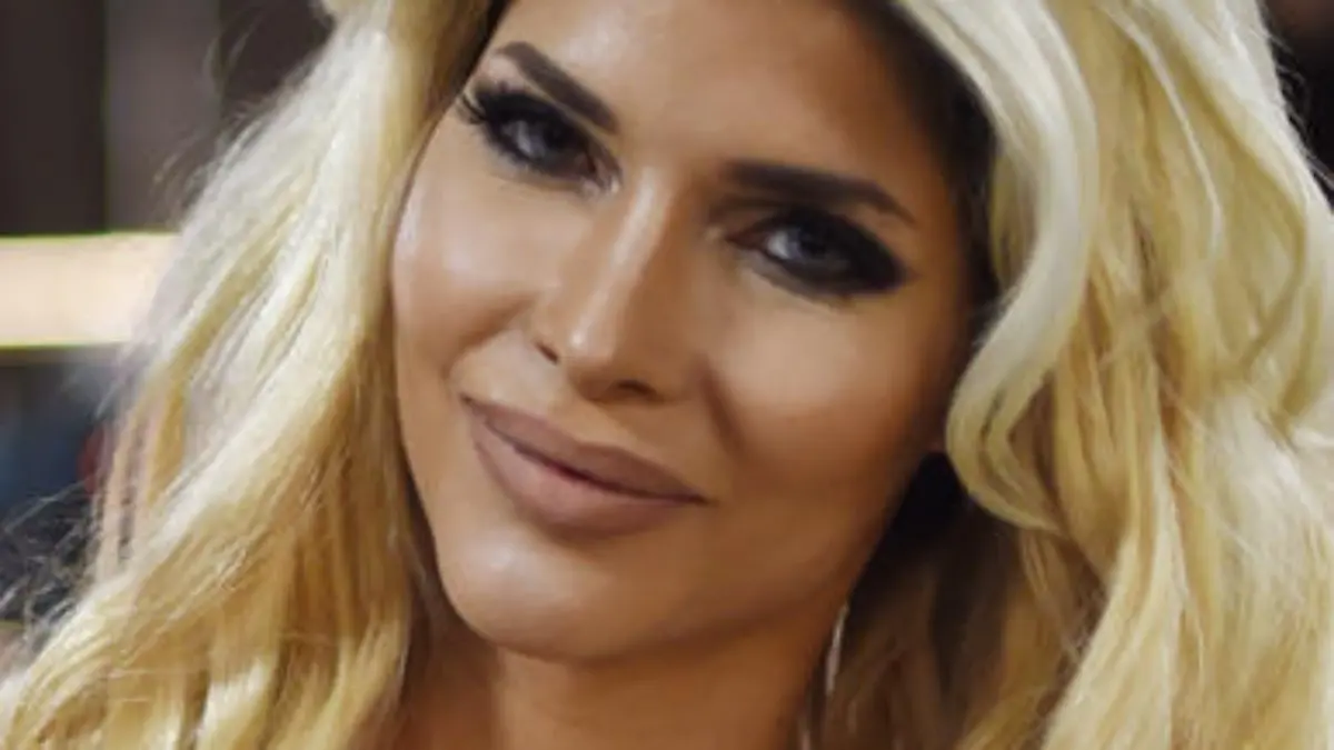 micaela-schaefer-t4365