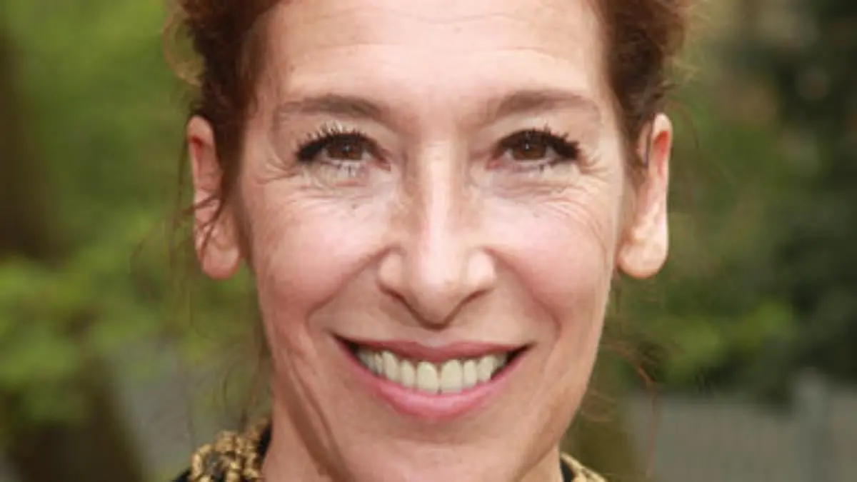 adele-neuhauser-t7416