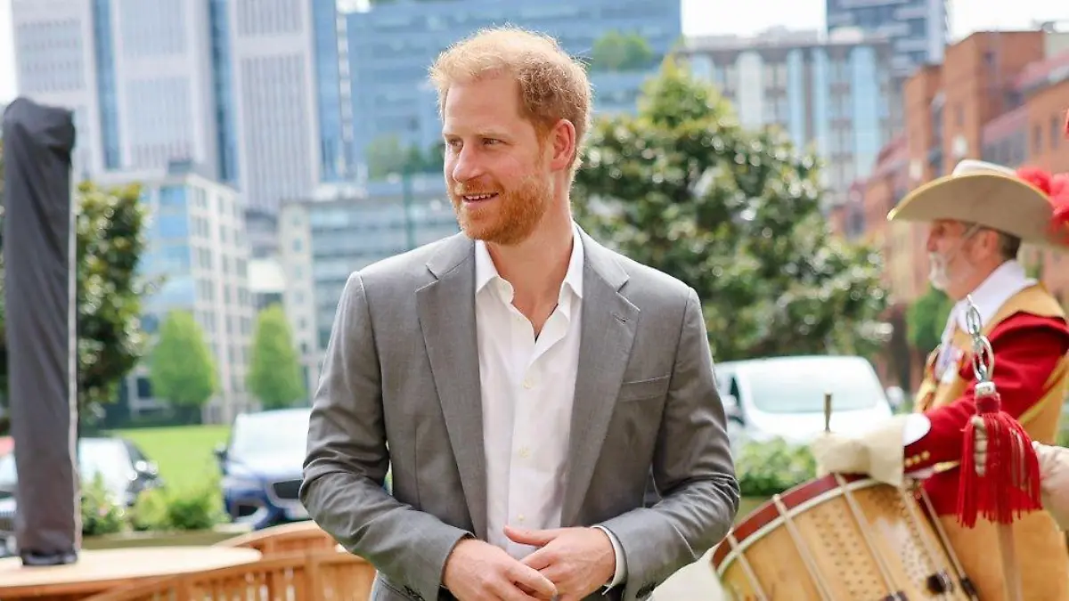 Nach Charles' Korb: Harry lässt sich Laune in London nicht verderben
