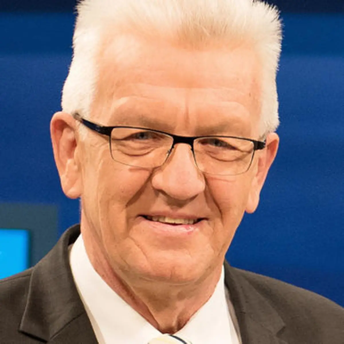 winfried-kretschmann-t7599