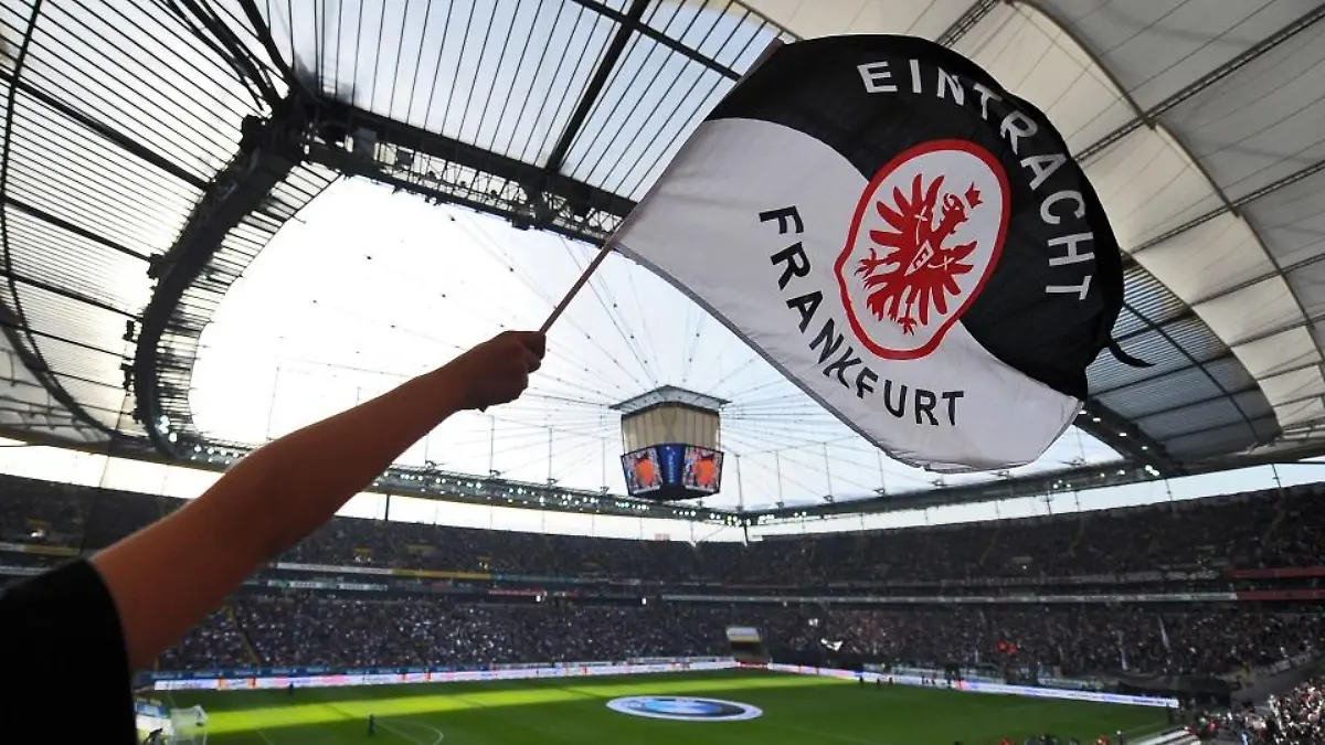 eintracht-frankfurt-t9283