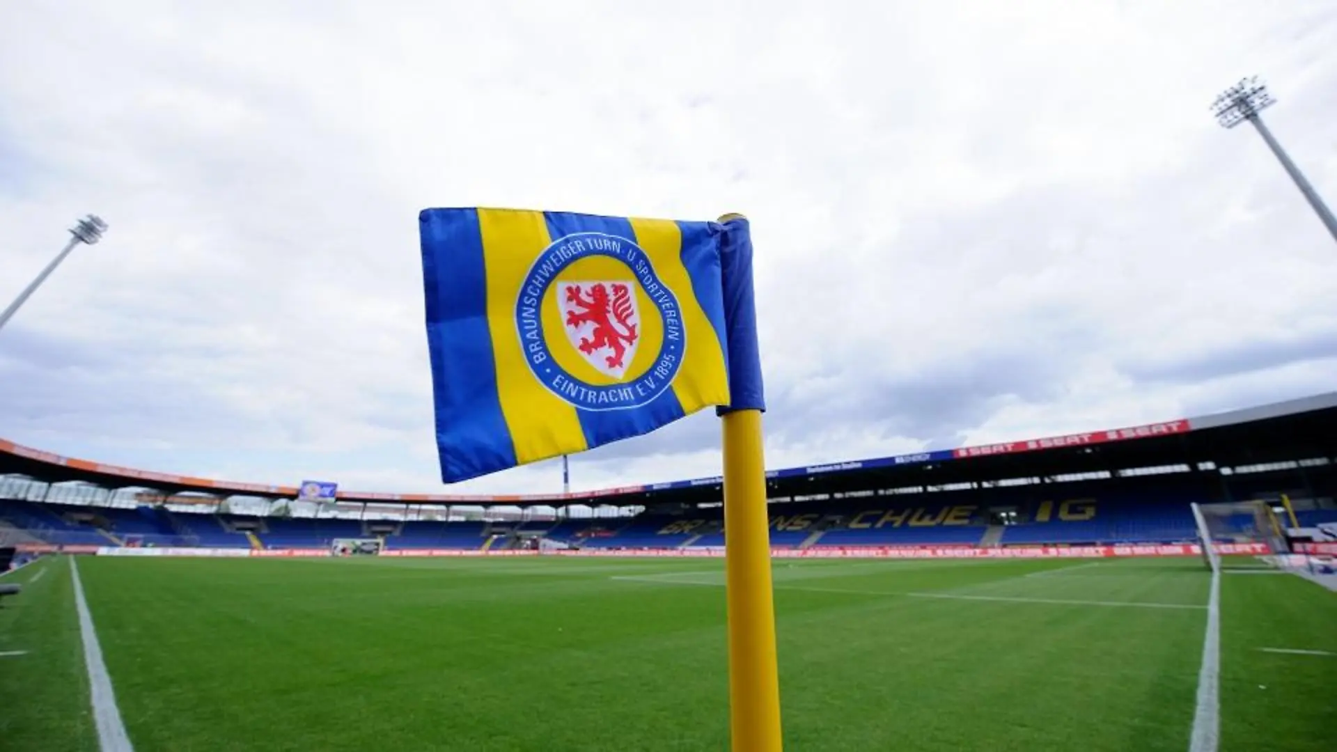 eintracht-braunschweig-t9288