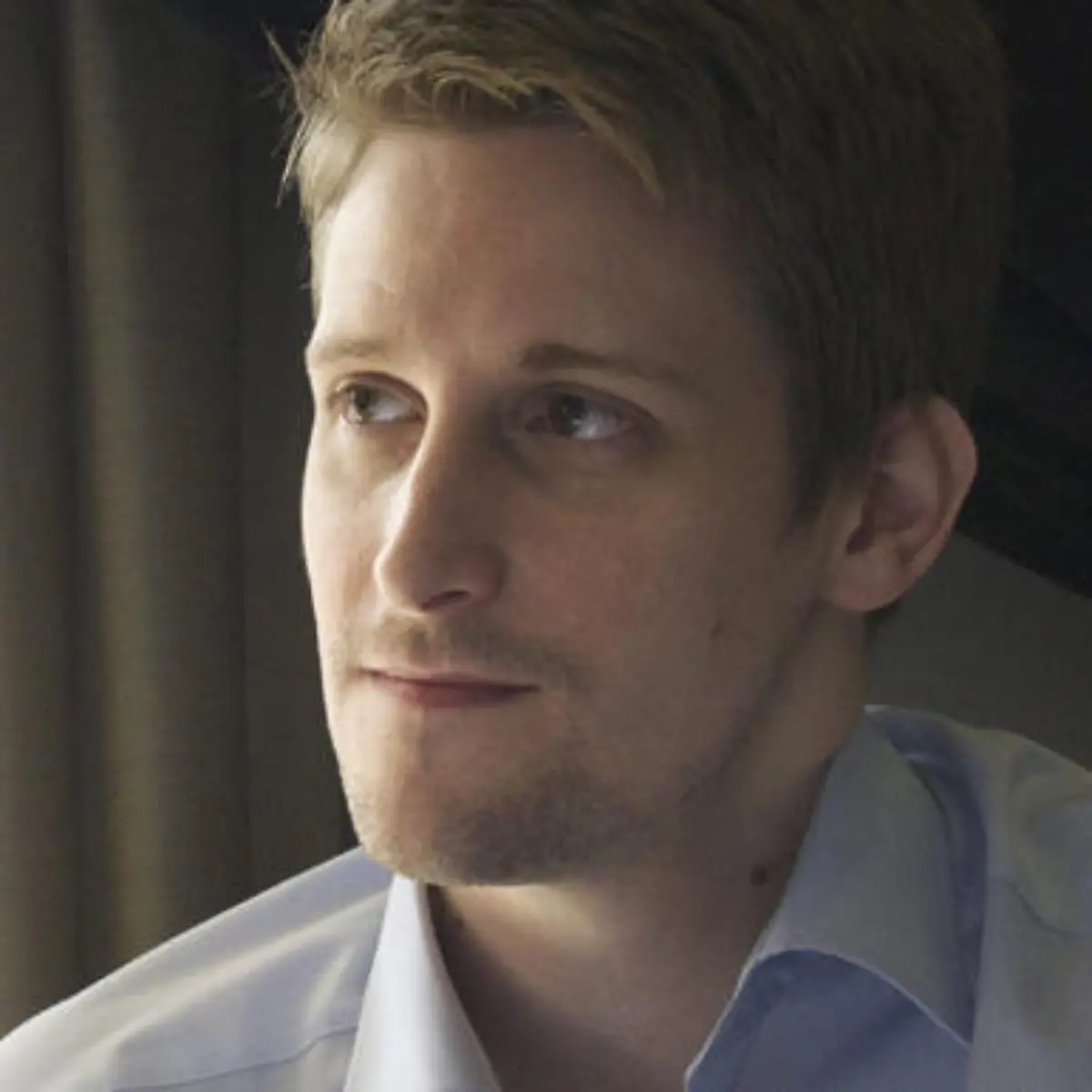edward-snowden-t9312