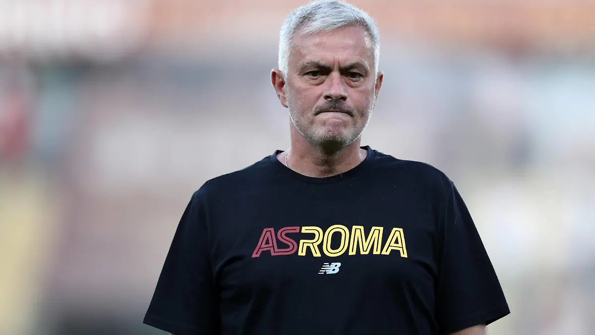 Torino Fc v As Roma Jose Mourinho, head coach of As Roma looks on during the Serie A match between Torino Fc and As Roma at Stadio Olimpico on May 20, 2022 in Turin, Italy. Torino Stadio Olimpico Italy Copyright: xMarcoxCanonierox