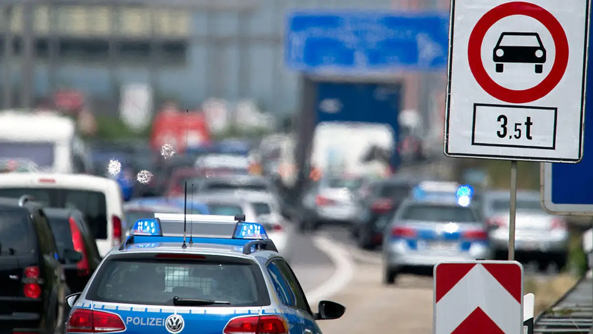 autobahn-1-t10713