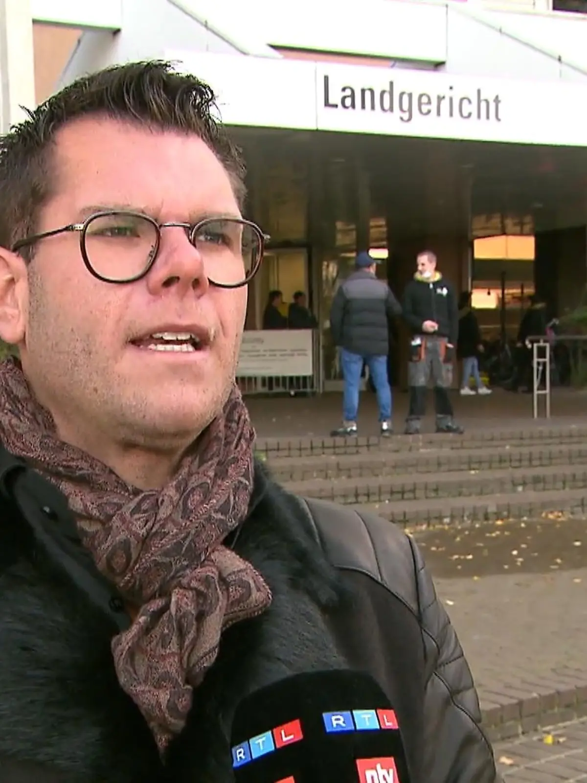 Bild zu: "Dennis Schick feiert Scheidung mit neuer Freundin"