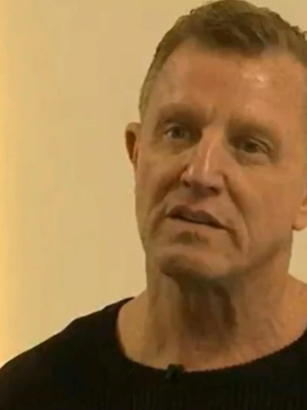 Ein Gottesdienst, bei dem man den Glauben verlieren kann: In der amerikanischen Kleinstadt Warsaw trauten die Besucher gleich zweimal ihren Ohren nicht. Gleich zu Beginn kündigt Pastor John Lowe ein Geständnis an. Und dem folgt eine dramatische Anklage.