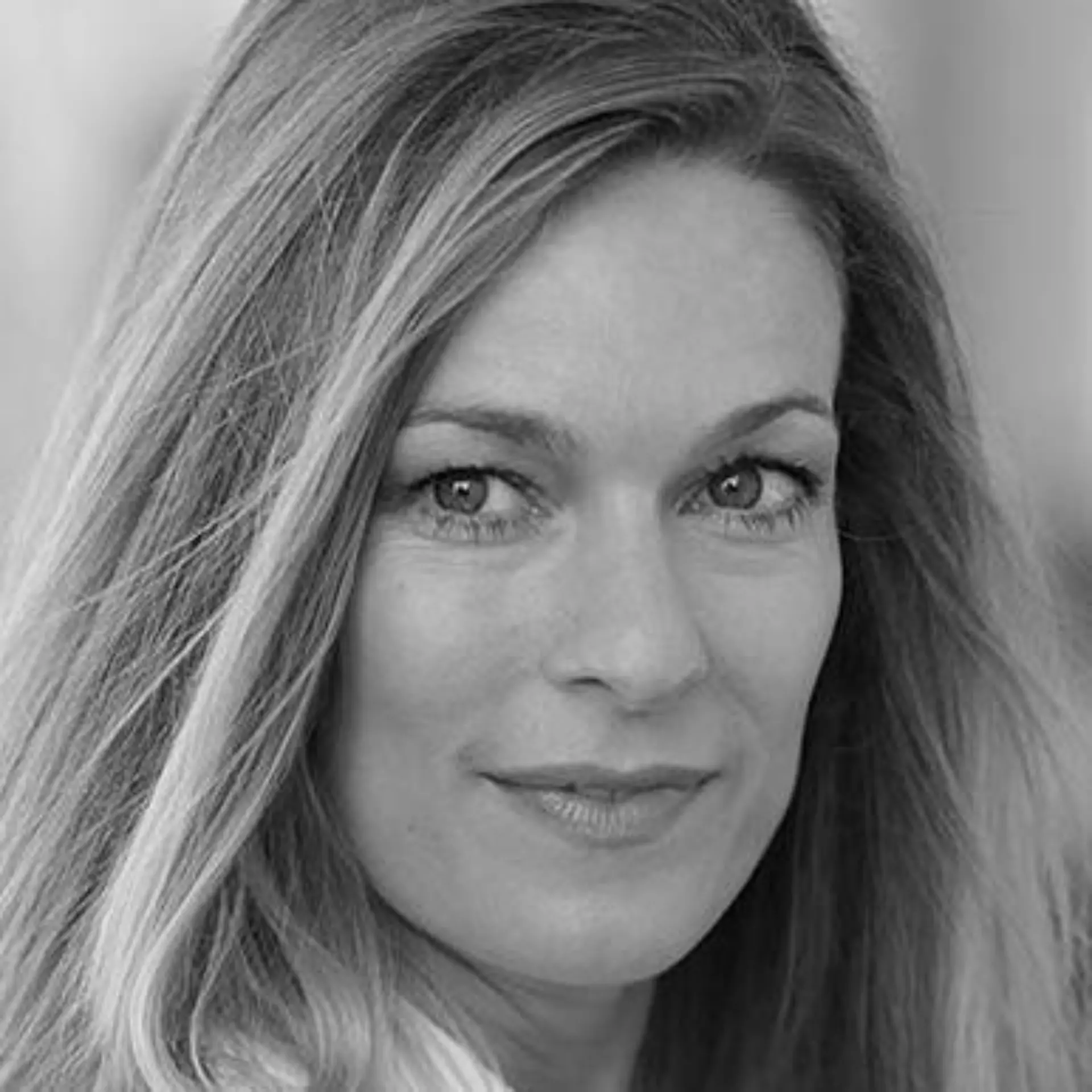 lisa-martinek-t12315